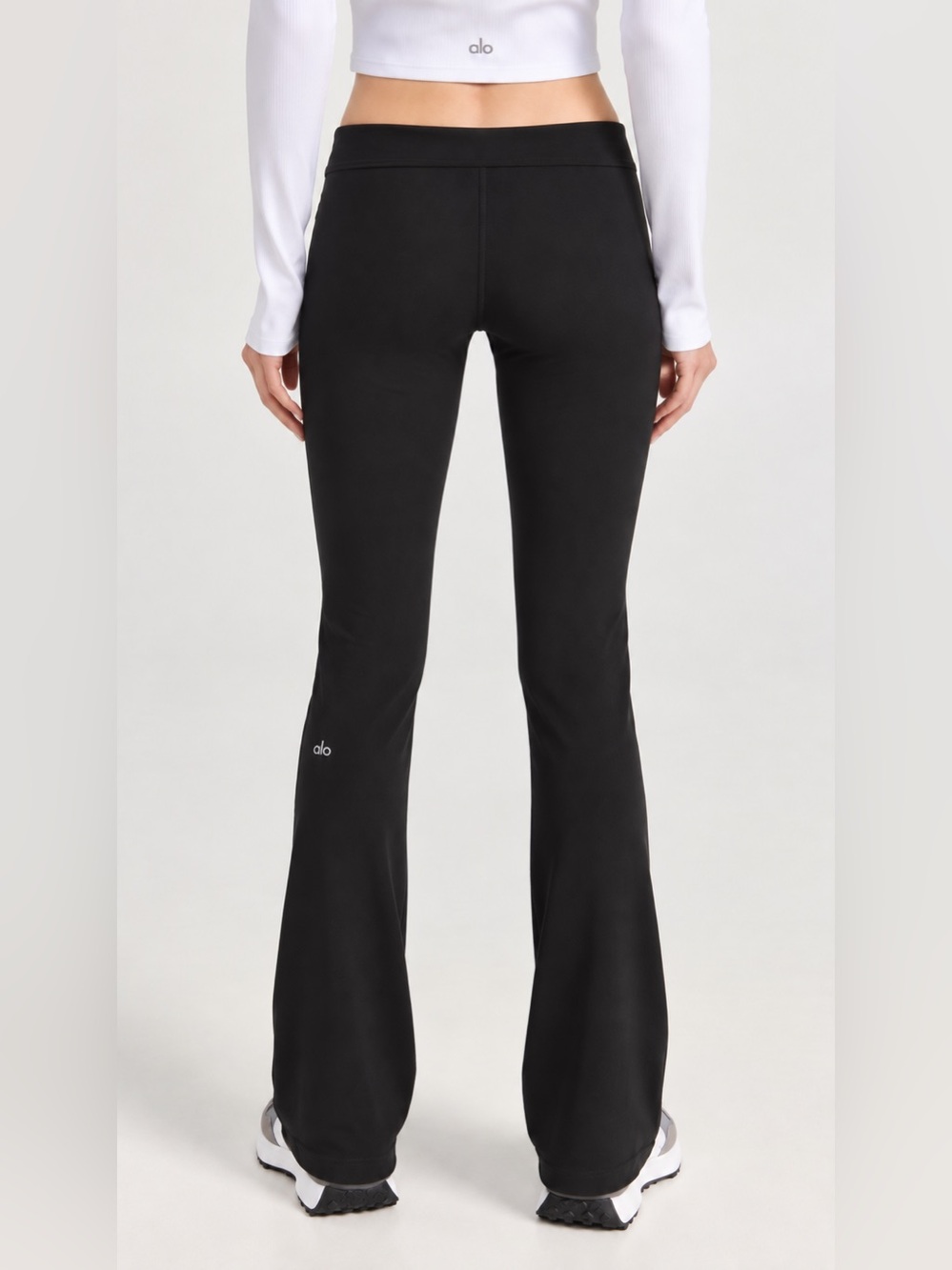 Alo Yoga Black Flare Leggings – Size Medium Bootcut Full length 1191